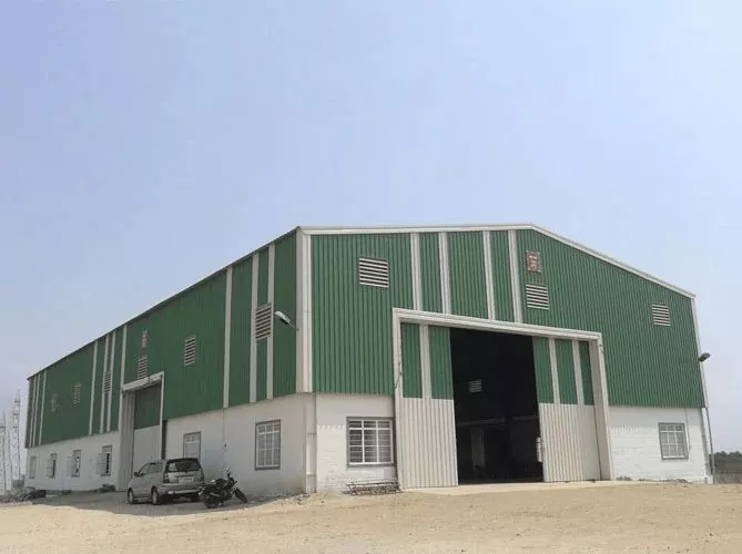 Isakhiwo se-Warehouse sensimbi esisebenzayo nesihle